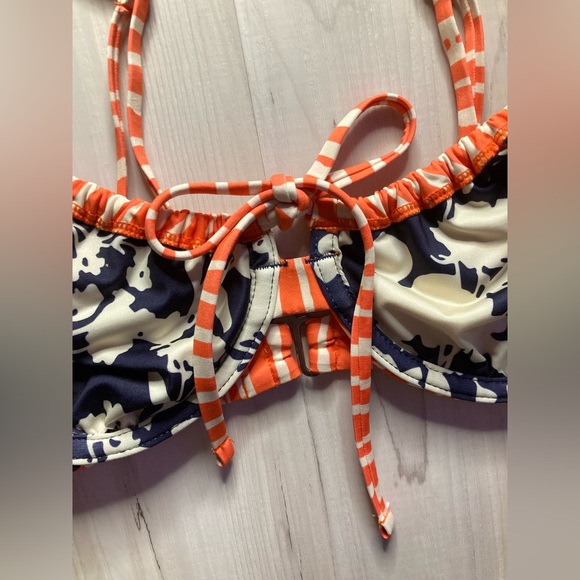 Maaji β’ Reversible Jade Floral Animal Print Ruched Underwire Bikini Top - Picture 8 of 11